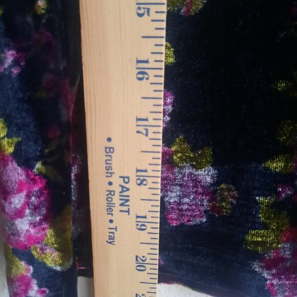 American Rag Cie Velour "Velvet" Floral Oversize Flowy Top, Black, Womens XL - Picture 4 of 5